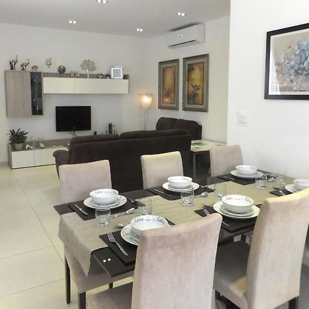 Cozy Rooms - Great Bus Connections - Free Parking Mosta Exterior foto